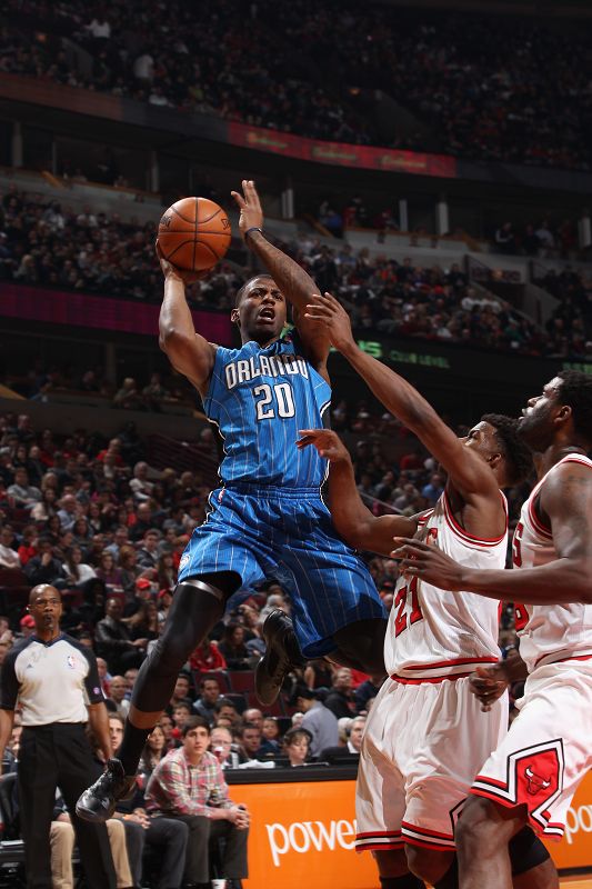 因此他更容 因此他更容