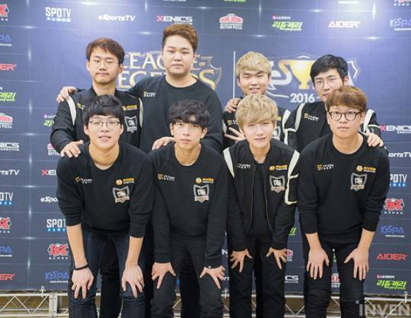 务延续高增 务延续高增